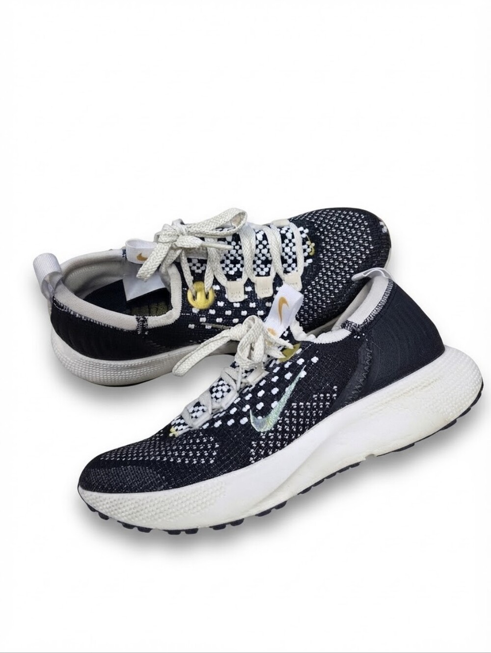 Nike React Escape Run Flyknit Black Metallic Gold Running Shoes Women's Size 8 D